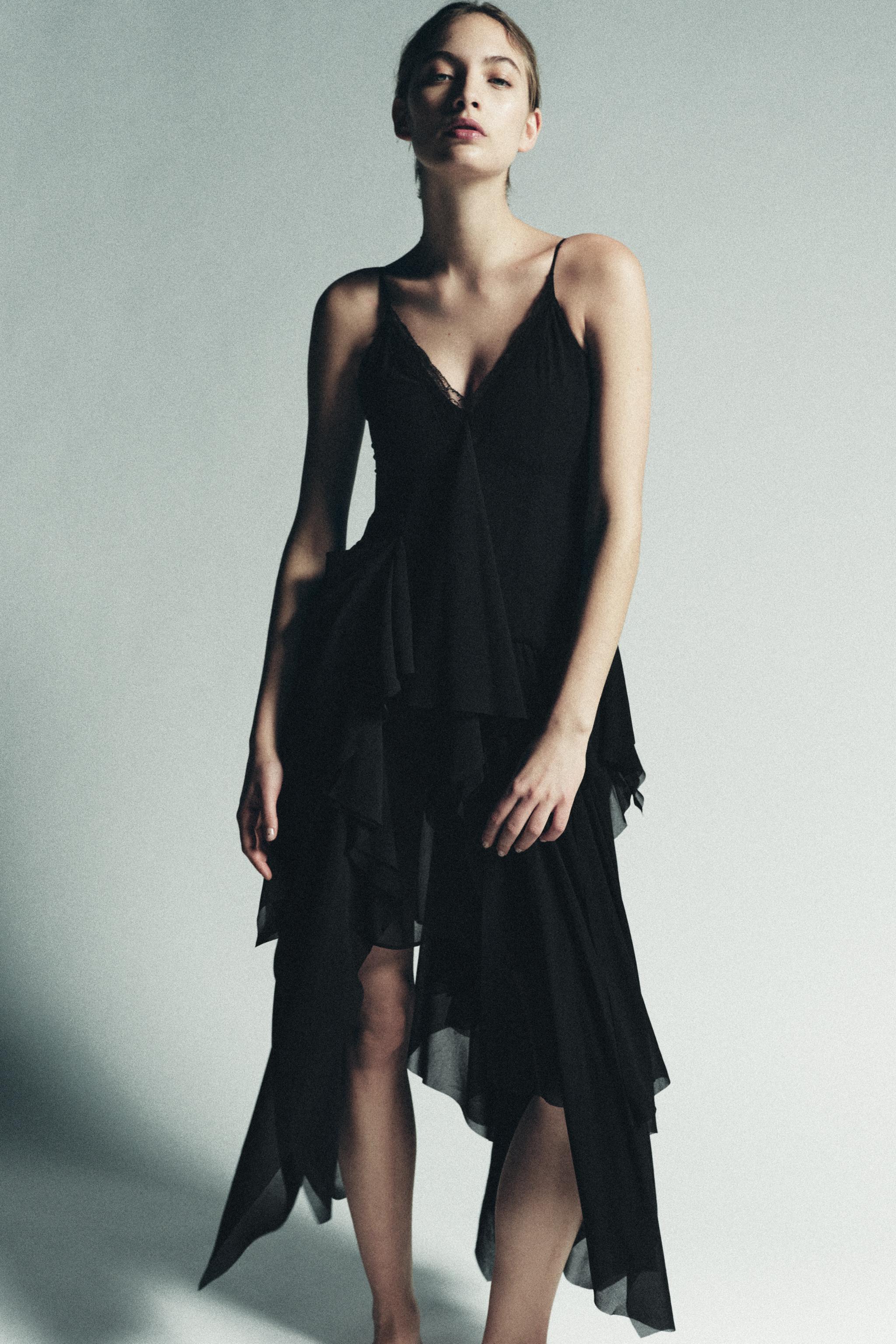 LACE TRIM RUFFLED STRAPPY DRESS